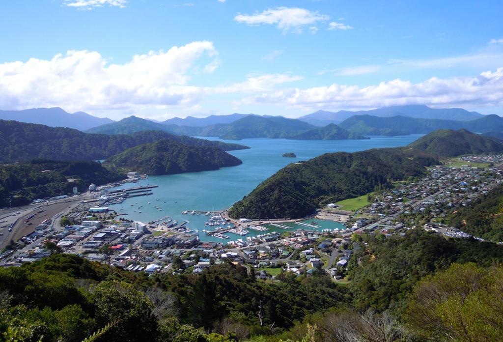 Close To Picton Town Luaran gambar